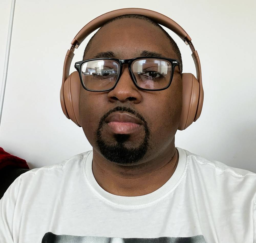 Buying Kim Kardashian’s neutral Beats Studio Pro from the US because why should France settle for boring colors?