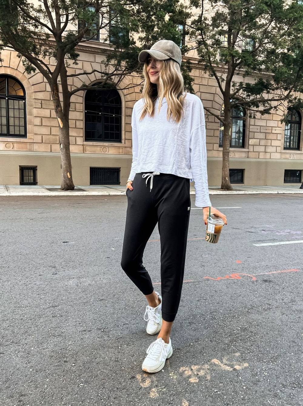 Saving money on Vuori Performance Joggers by shopping US stores from Australia