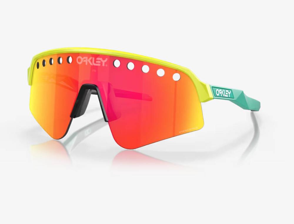 Oakley US vs. UK stores: Using a freight forwarder for the Sutro Lite Sweep (Vented)