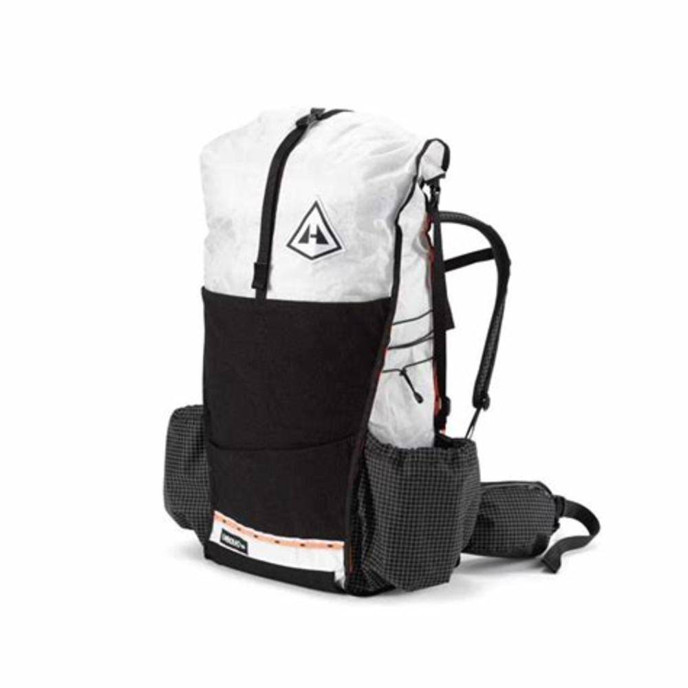 Save $140 on the Hyperlite Mountain Gear Unbound 40 by buying direct from the US instead of Japan retail