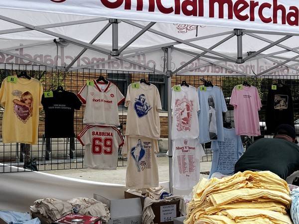 Sabrina Carpenter 'Short n' Sweet' Exclusive Vinyl & Merch