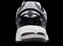 My personal strategy for getting New Balance 1906R Silver Metallic from the US to Malaysia