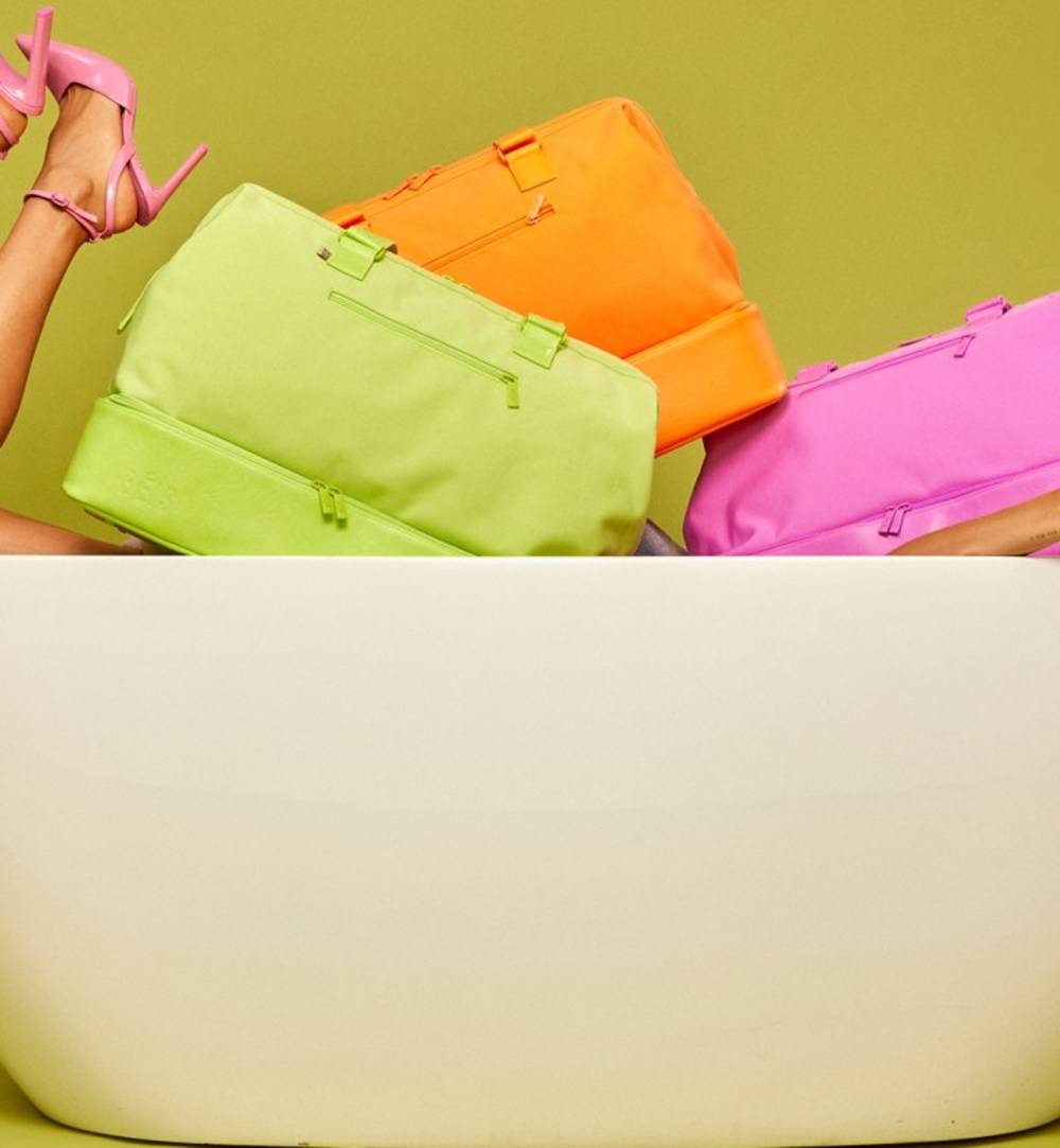 Questioning the accessibility of the Beis Weekender Bag for mainland China consumers in 2026