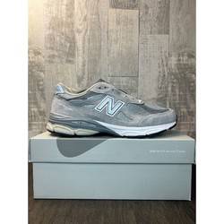 Save 75 CHF on the New Balance 990v7 Core Grey and get them to Switzerland before the local launch?