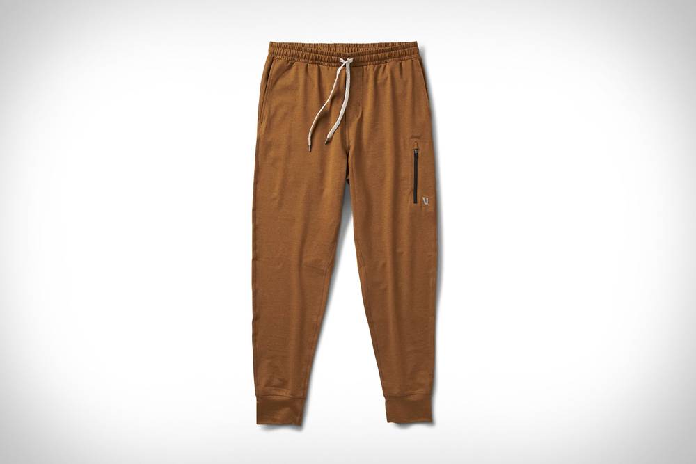 Securing the 2026 Vuori Sunday Performance Jogger US exclusives from an Italian address