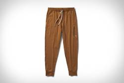 Securing the 2026 Vuori Sunday Performance Jogger US exclusives from an Italian address