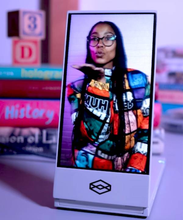 Looking Glass Go (Holographic Display)