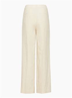 Snagging the 2026 Aritzia Effortless Pant in every linen hue while Aussie boutiques play catch up