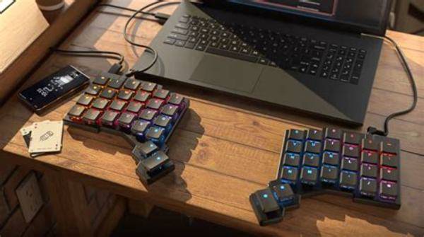 ZSA Voyager (Split Ergonomic Keyboard)