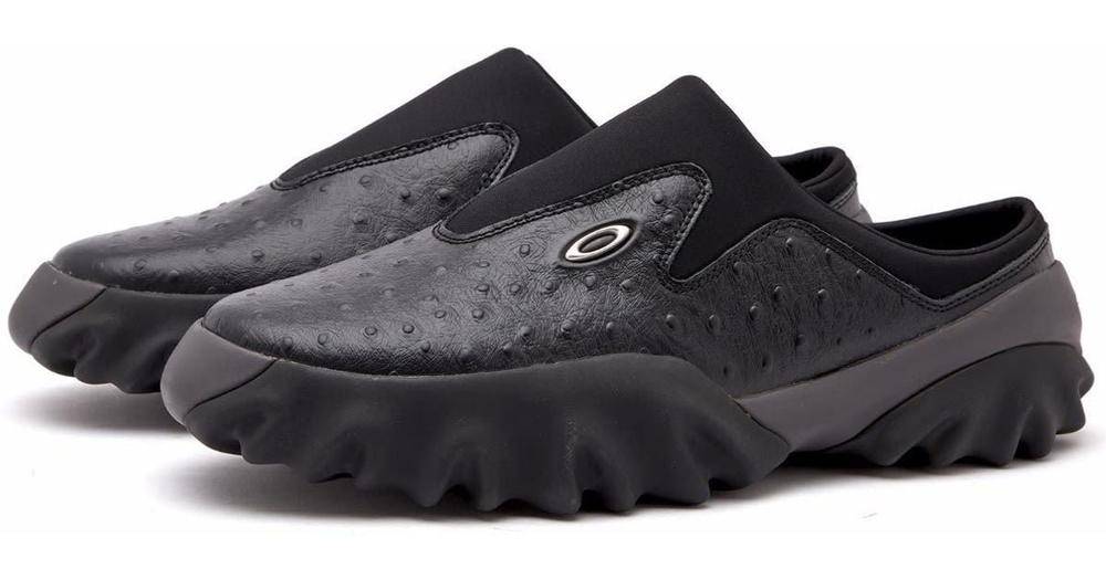 Scoring the Oakley Factory Team Chop Saw Mule via international shipping because who actually enjoys paying the 