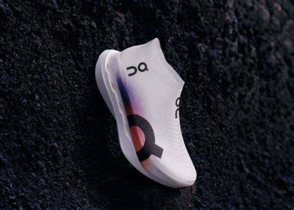 On Cloudboom Strike LS (Laceless Marathon Shoe)