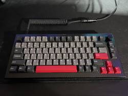 Keychron Q1 Max Carbon Fiber vs Standard Edition: Does the exclusive US acoustic profile justify the import effort for Singaporean collectors?