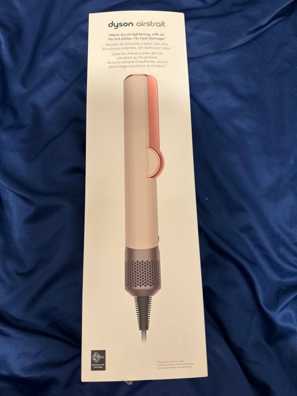 Save $60 on the US-exclusive Ceramic Pink Dyson Airstrait using professional logistics channels