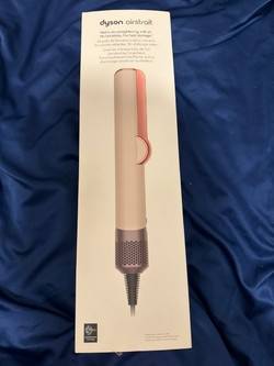 Save $60 on the US-exclusive Ceramic Pink Dyson Airstrait using professional logistics channels