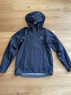 My favorite ways to get the Arc'teryx Beta Lightweight Heritage colors delivered to France