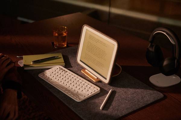 Daylight Computer DC-1 (Blue-light-free Tablet)