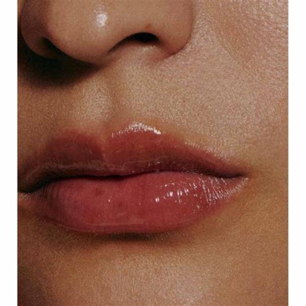 Rhode Peptide Lip Treatment in 'Caramelized Banana'