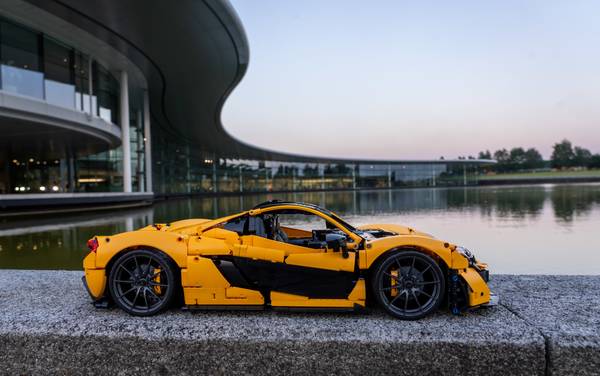 LEGO Technic McLaren P1 (2026 Midnight Blue Edition)