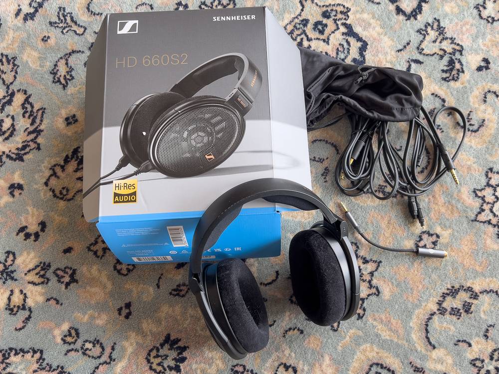 Certain Italian collectors are already receiving the 2026 Sennheiser HD 660S2 Silver Edition from US retailers