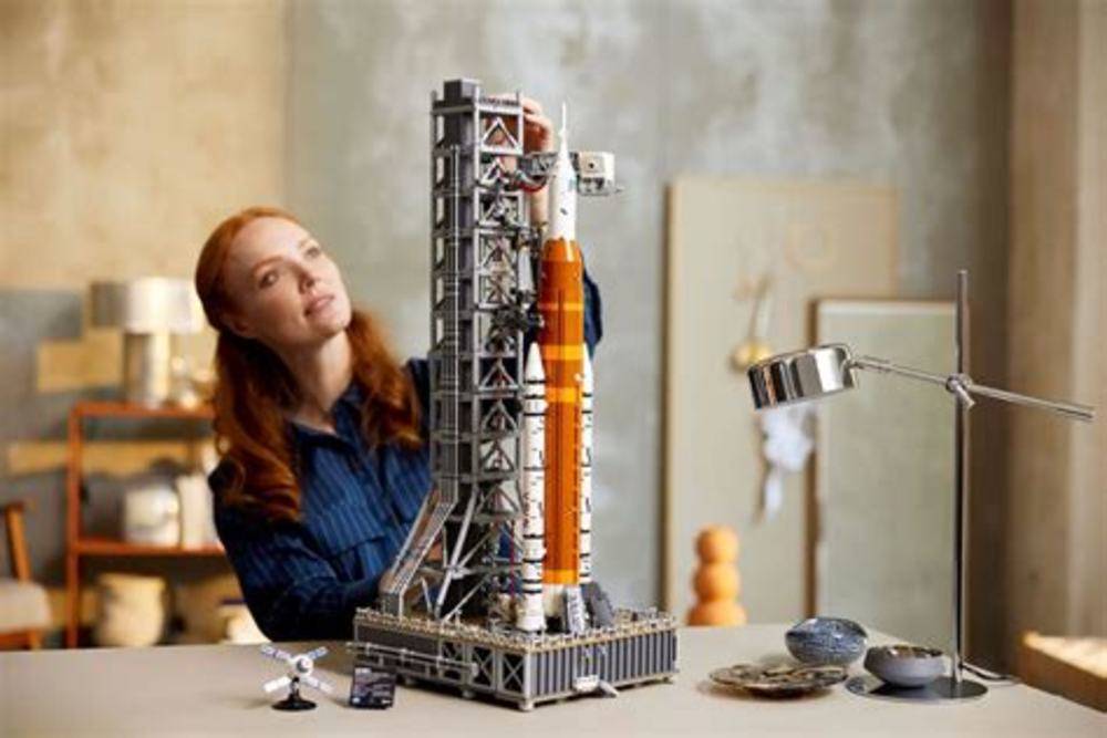Why am I being forced to pay double for the LEGO NASA Artemis II in Italy?