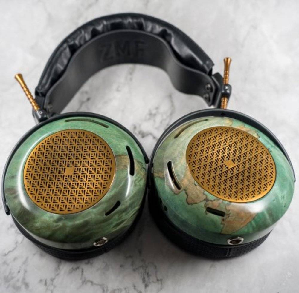 Shipping the ZMF Caldera Closed to the Netherlands is actually faster if you buy from the US directly