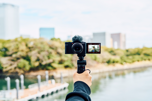 Sony ZV-E20 Vlogging Camera
