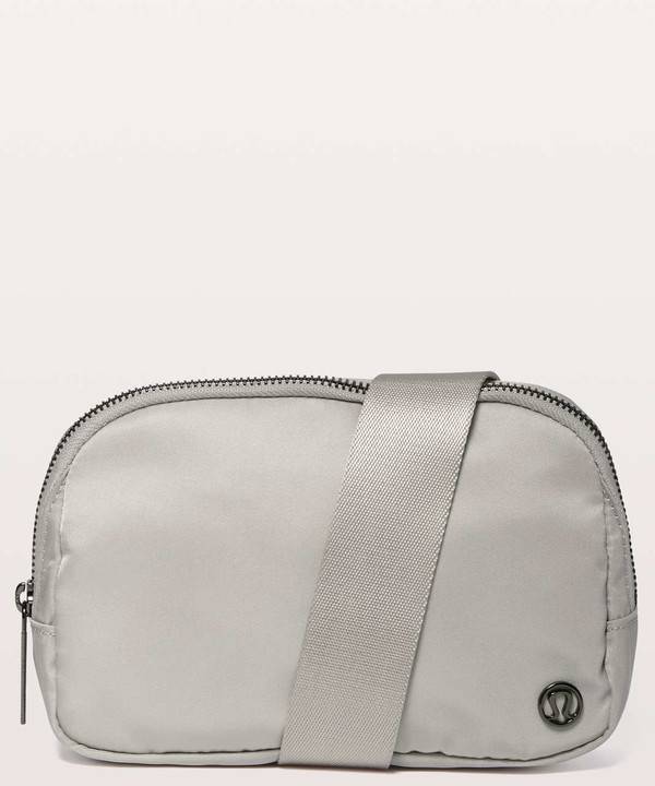 Lululemon Everywhere Belt Bag (2026 'Metallic Chrome' Edition)