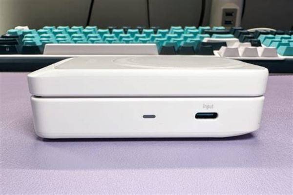 Anker MagGo 3-in-1 Foldable Charging Station (2026 Qi2 Edition)