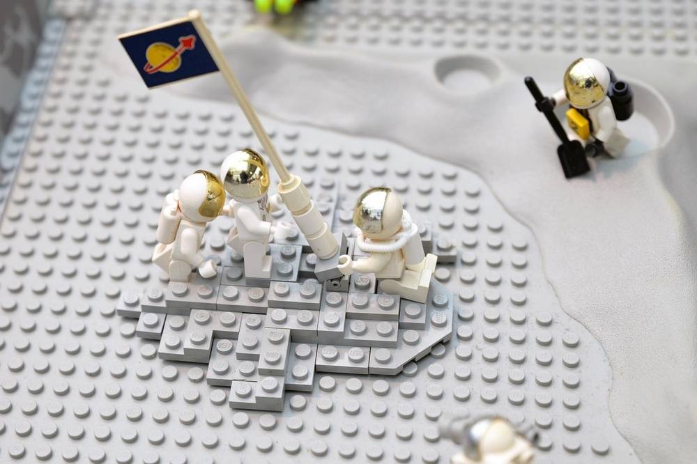 Pocket a cool $80 on the 2026 Moon Landing LEGO set before UAE resellers launch your wallet into orbit