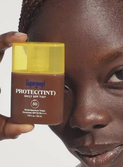 Save €18 on the Supergoop! Protec(tin) Daily SPF 50 Skin Tint by following this US to Belgium acquisition plan