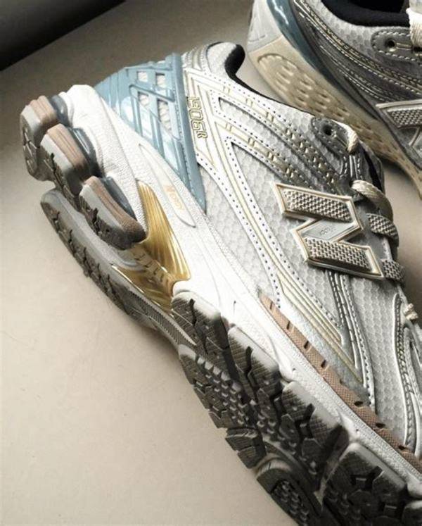 Kith x New Balance 1906R 'Rosewood' Exclusive