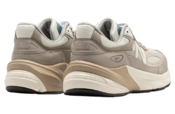 Growing your sneaker collection with the Forest Moss 990v6 while pruning German retail costs