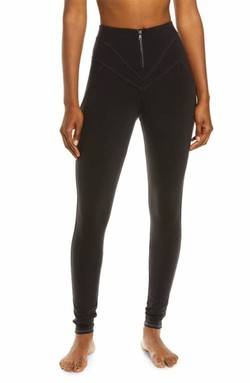 Is a US freight forwarder the secret to snagging 2026 Digital Lavender Alo Yoga leggings in the Netherlands?