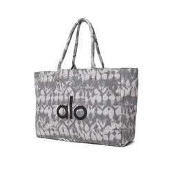 Is the US-exclusive Alo Yoga Wellness Tote actually unavailable in Belgium?