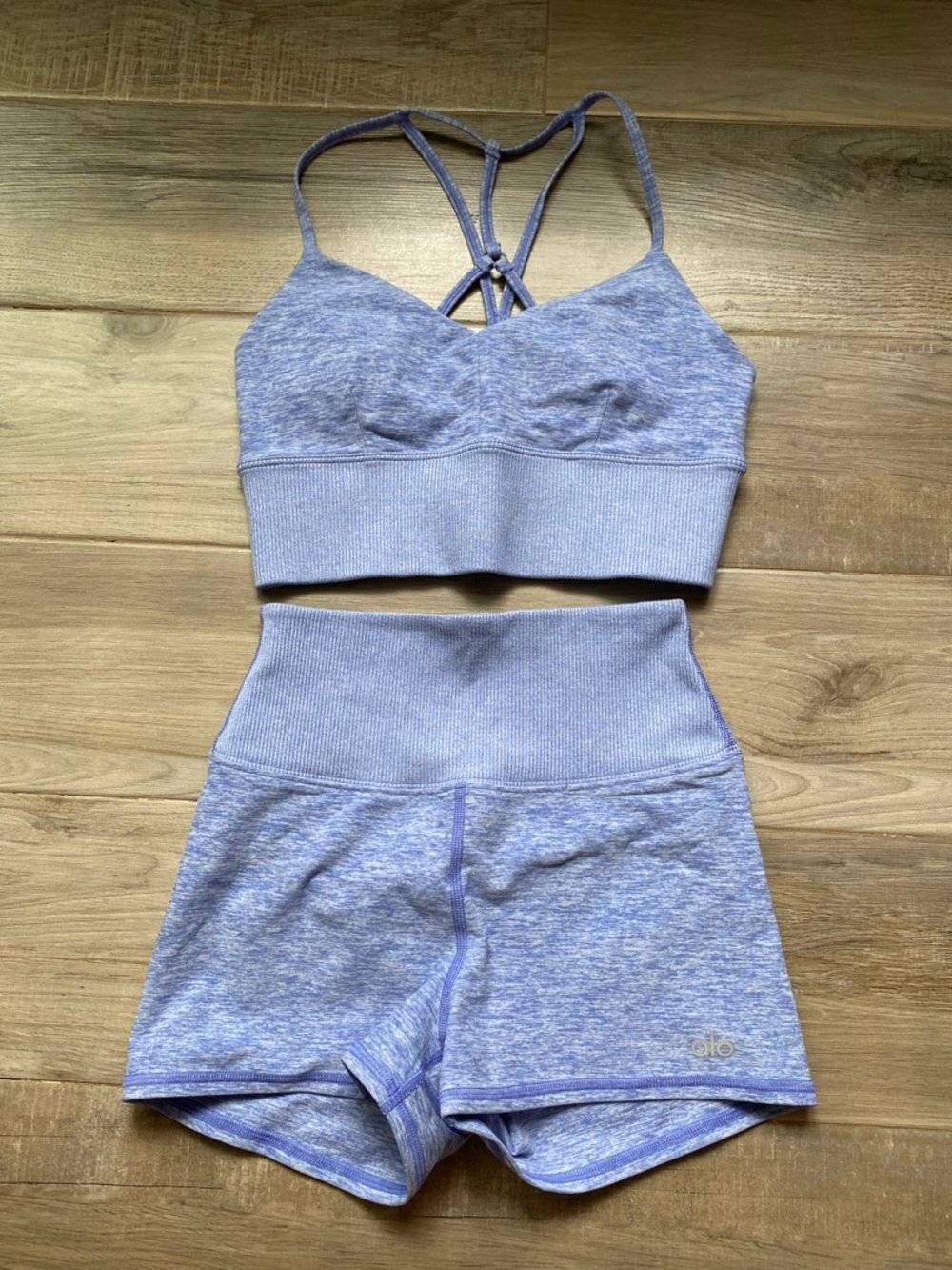The question of whether the Alo Yoga Aura Lavender Haze set will ever be fully stocked in Singapore