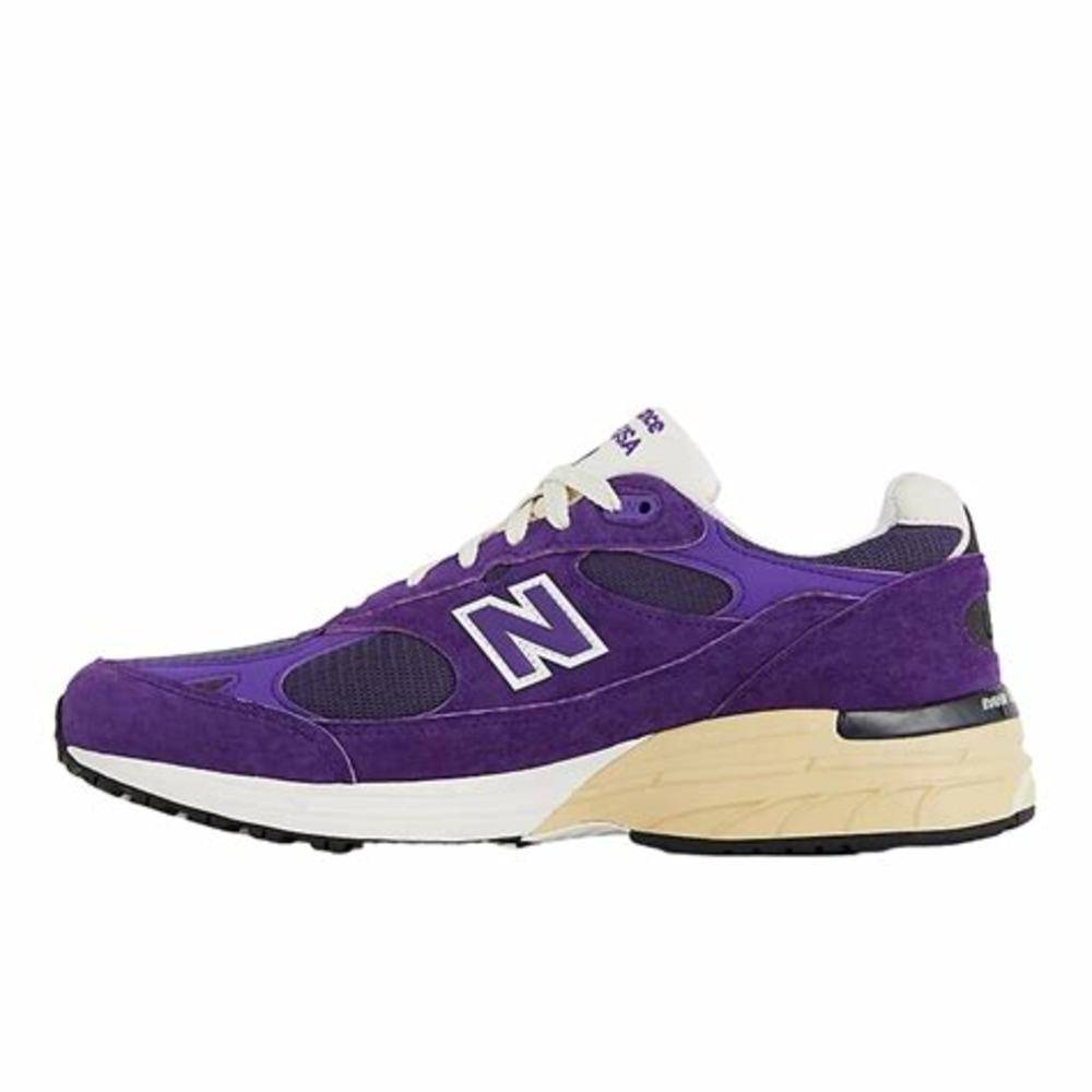 The New Balance 993 Interstellar is significantly cheaper at US stores than in Belgium.