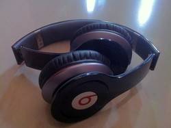 Securing the Beats Solo 4 Cosmic Purple through professional US logistics channels