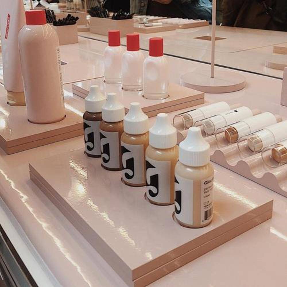 The math proves that getting the Glossier G-Suit 2026 Summer Tint via a US freight forwarder is a sweet suit of a deal for UK fans